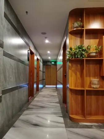 Lingshan Jianhua Hotel Отели рядом с достопримечательностью «Guangxi Mount Yenxia Scenic Area»