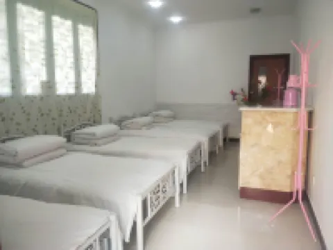 Jinta Huyang Nongju Yihao Hotels in Jinta