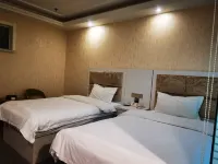 Super 8 Hotel (Shanshan Railway Station Town Tuha Oilfield)