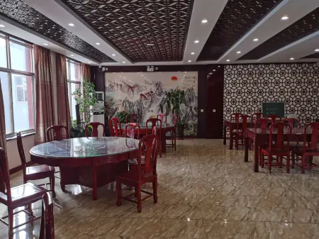 Jingyuan Qinhuang Business Hotel Отели рядом с достопримечательностью «Zhonggulou»