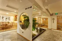 In February of that year, Smart Boutique Home Inn (Dali Old City Store)
