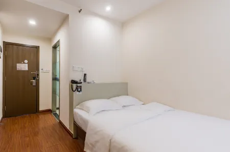 New Journey Hotel (Weihai Centre Government WEGO Plaza Branch) Отели рядом с достопримечательностью «Weihai Happiness Gate»