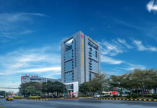 宜尚PLUS酒店（佛山智慧新城地铁站店）外景图