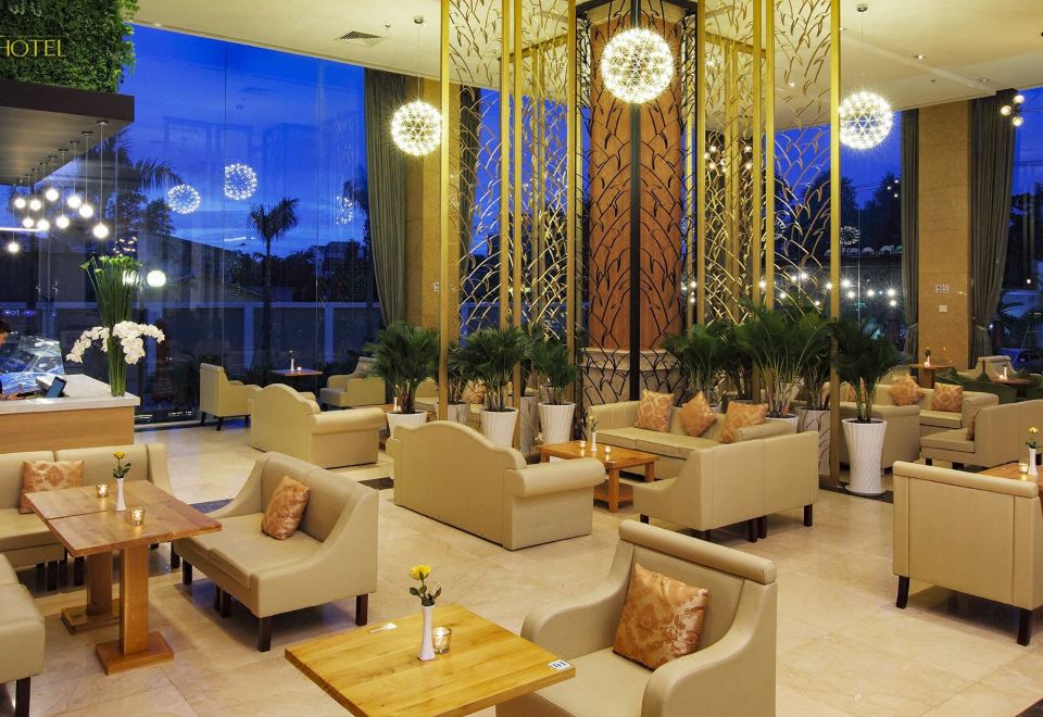 2. 선라이즈 호텔 ..