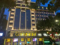 Guyue Resort Hotels near Yunyang Riverside Park