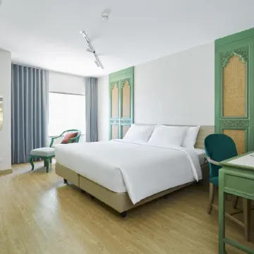 56 Surawong Hotel Bangkok Отели рядом с достопримечательностью «Комплекс Чамчури Сквэр»