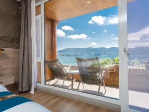 Luguhu Poju Inn