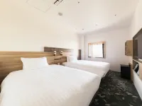 JR East Hotel Mets Premier Tokyo Bay Shinkiba Hotels near Wakasu Seaside Park