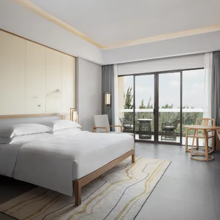 Sheraton Maoming Romantic Beach Resort