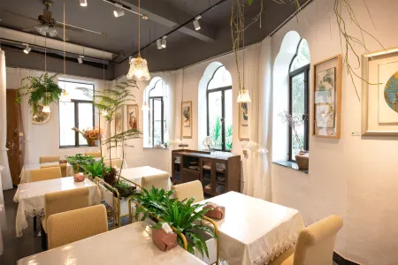 Shui'an Yishujia Old Villa Hostel Отели рядом с достопримечательностью «Huaqiao University»