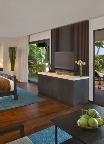 ห้องลักชัวรี่พูลสวีทริมชายหาด