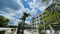 Haitian Yise Hotel (XiGangHuaYuan) Отели рядом с достопримечательностью «Император Цзянь просит уйти в море»