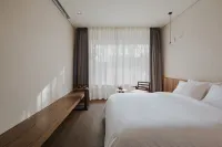 Yuangu Shanlan Hotel - Airport Shuttle