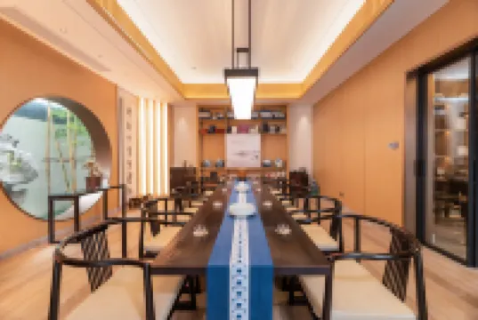 Floral  Lux Hotel·Dongyang jiuqilu hotel