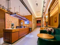 James Joyce Coffetel (Xi'an Zhonglou Subway Station Huimin Street)