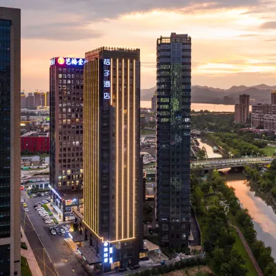 Orange Hotel Select (Hangzhou Jiangnan Avenue Longhu Paradise Walk) Hotels near Binjiang