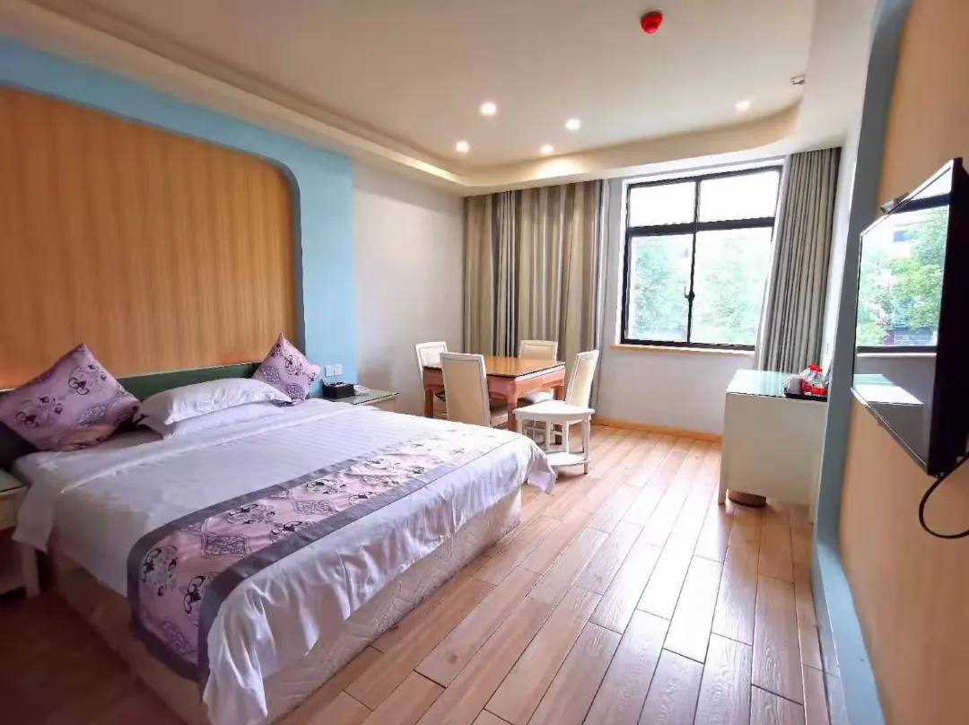 Tianshang Renjian Theme Hotel - Yueyang
