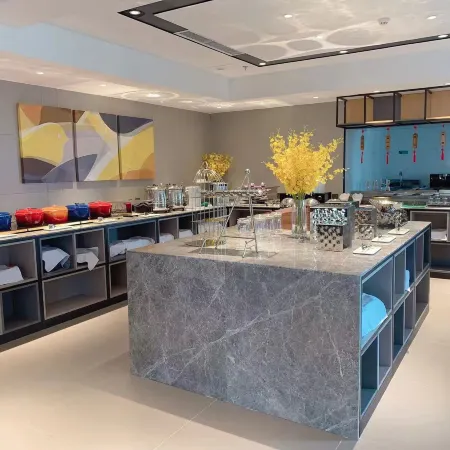 Homeinn Selected Hotel (Shenyang North Station Huigong Square Xuhui Center)