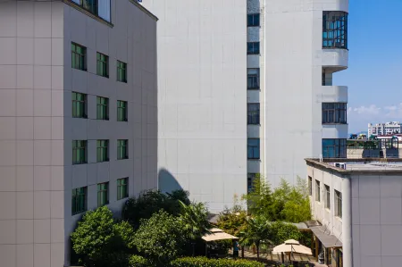 Oriental Upper Hotel(Yongkang Exhibition Center Technology Hardware City Store)