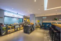 Homeinn Selected Hotel (Fuyang Funan Yakun Times Square) - فطور