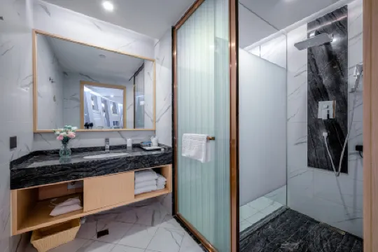 美墅天晴高空觀景飯店（重慶解放碑洪崖洞店）