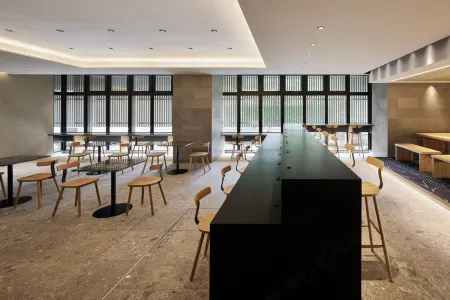 Oakwood Hotel Oike Kyoto Отели рядом с достопримечательностью «Храм Кёдзан-дзи»