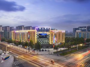 Moshang Light Luxury Hotel (Lankao South Station)