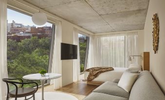 Public, an Ian Schrager Hotel