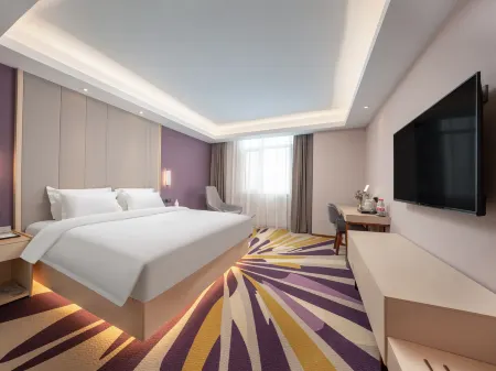 Lavande Hotel (Yuncheng Songjiang Martial Arts School) Отели в г. Юнчэн