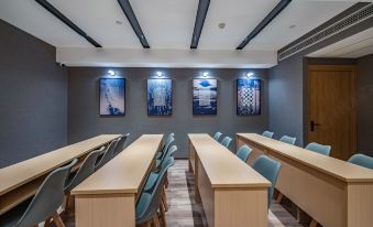 Aifeel Hotel (Shijiazhuang Xinbai Square Wanlimiao Pedestrian Street)