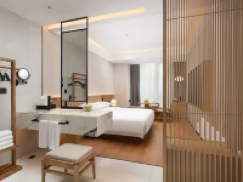 Banlan Hotel (Jiujiang Railway Station Wanda Plaza) Hotels in Jiujiang