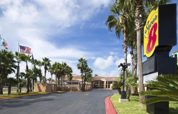 Super 8 by Wyndham South Padre Island