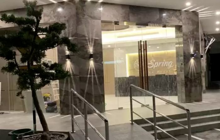 SPRING SEASON HOTEL