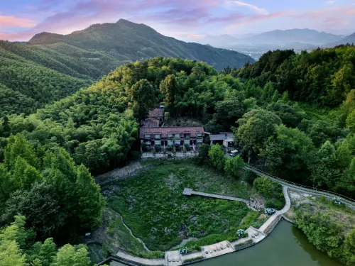 Jiuhuashan Donglixia Youran Mountain Resort (Jiuhuashan Mountain Shop)