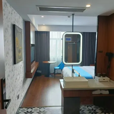 Durian Candy Hotel (Qianshan Citizen Square Branch)