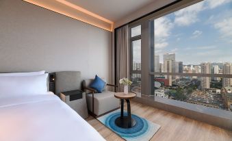 Qingdao Shandong Road Central Business District Crystal Orange Hotel