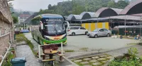 Smurf Inn Homestay - parking