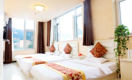 Super 8 Hotel (Chengde Weichang Hedong Branch) - Housity