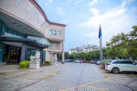 Yuxi Huaning Guanghua Hotel (Ningzhou Park) - parking