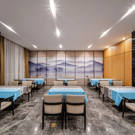 Qishezangxiang Hotel (Kangding Xinduqiao Branch)