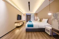 Light Zhu Hotel (Shangqiu Wanda Plaza Branch) Hotels near Beihai Park