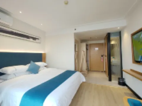 Beihai Yihai Qingcheng Seaview Hotel (Old Street Underwater World Shop)