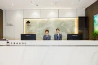 GreenTree Inn Express Hotel((Hebi East Station Store)