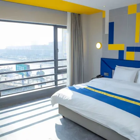7Days Inn Hotel (Xiaogan Dawu Caifu Square)
