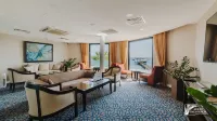 Arkin Palm Beach Hotel