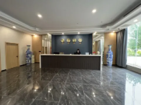 Linyi Cangyuan Hotel
