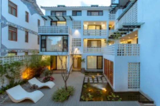 大理炎黃保養中国式旅館（龍龕港洱海）