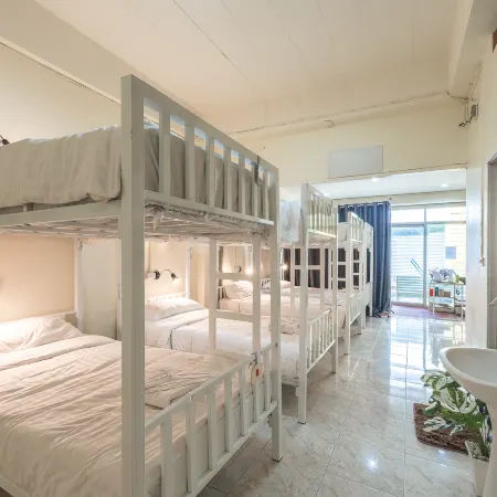 Beds Friends Phi Phi