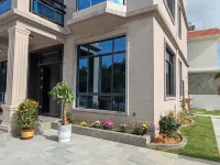 Lingshui Nanwan Houdao Xianlai Homestay Hotels near Daydaybabe