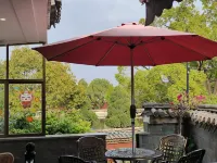 Guanhai Xiaoyuan Homestay (Jianshui Ancient City Branch) - parking